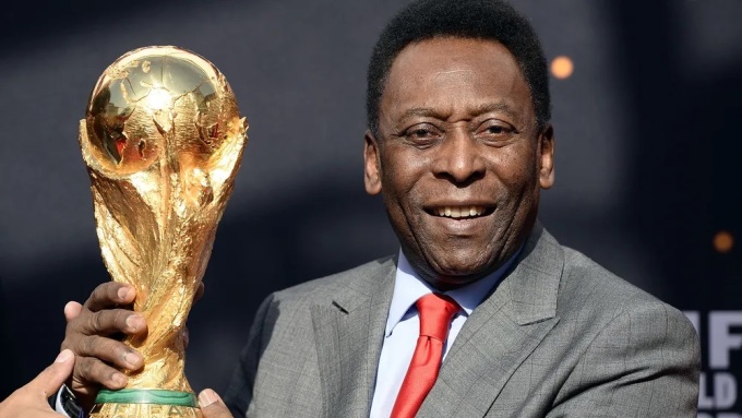 Vua bóng đá Pele qua đời ở tuổi 82