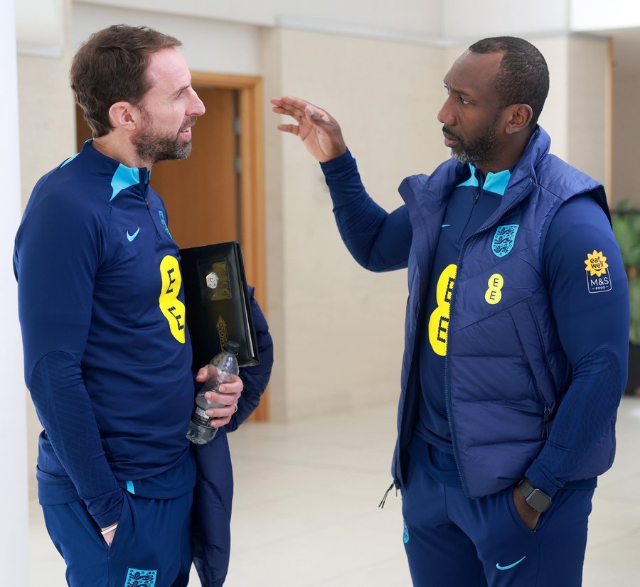 Jimmy Floyd Hasselbaink - Huyền thoại Chelsea gia nhập ban huấn luyện Tam Sư